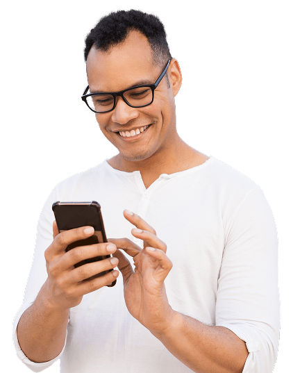 Persona comprando en línea con su teléfono